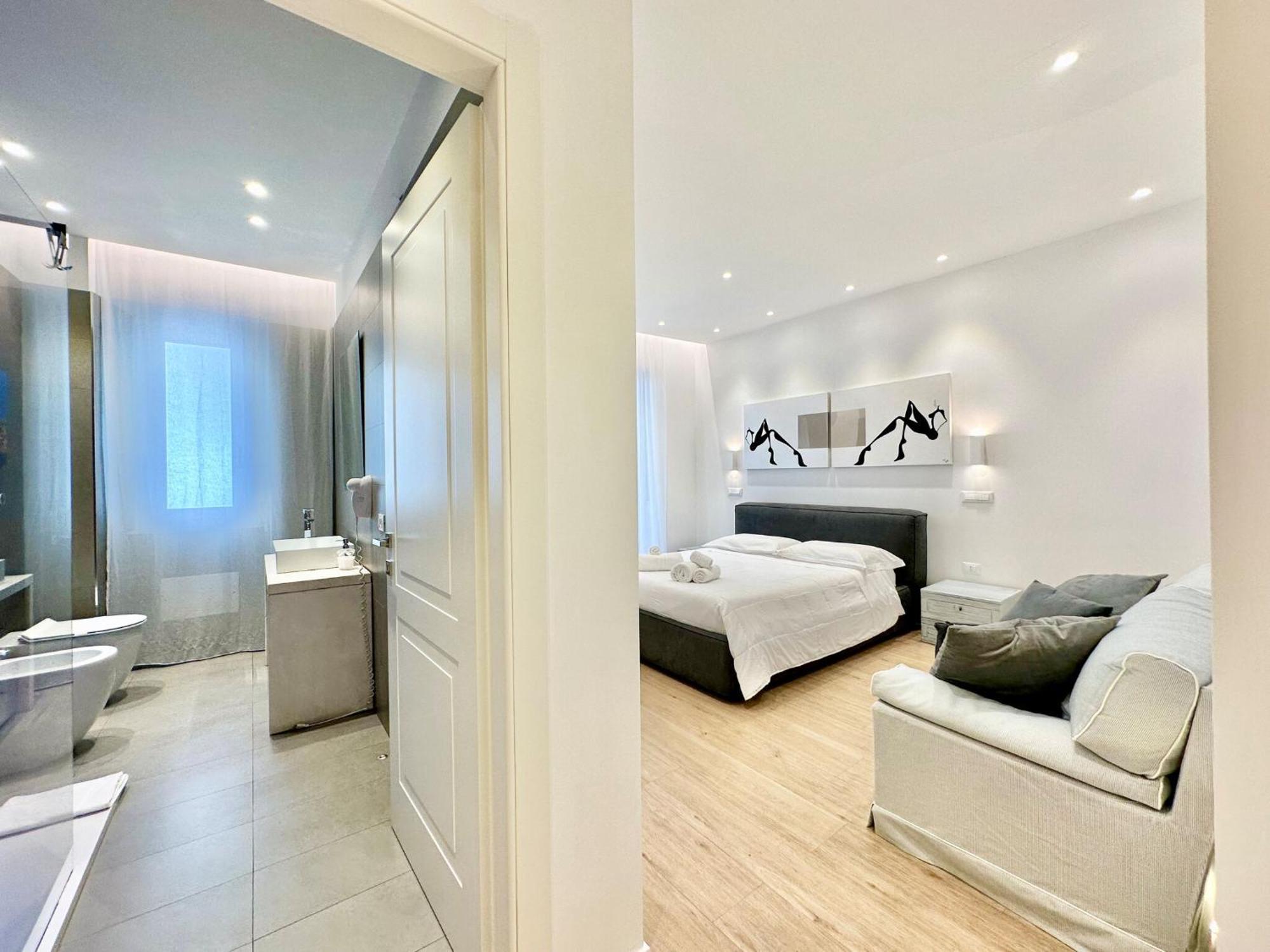 Spacious House In The Heart Of Cagliari With Terrace Villa Bagian luar foto