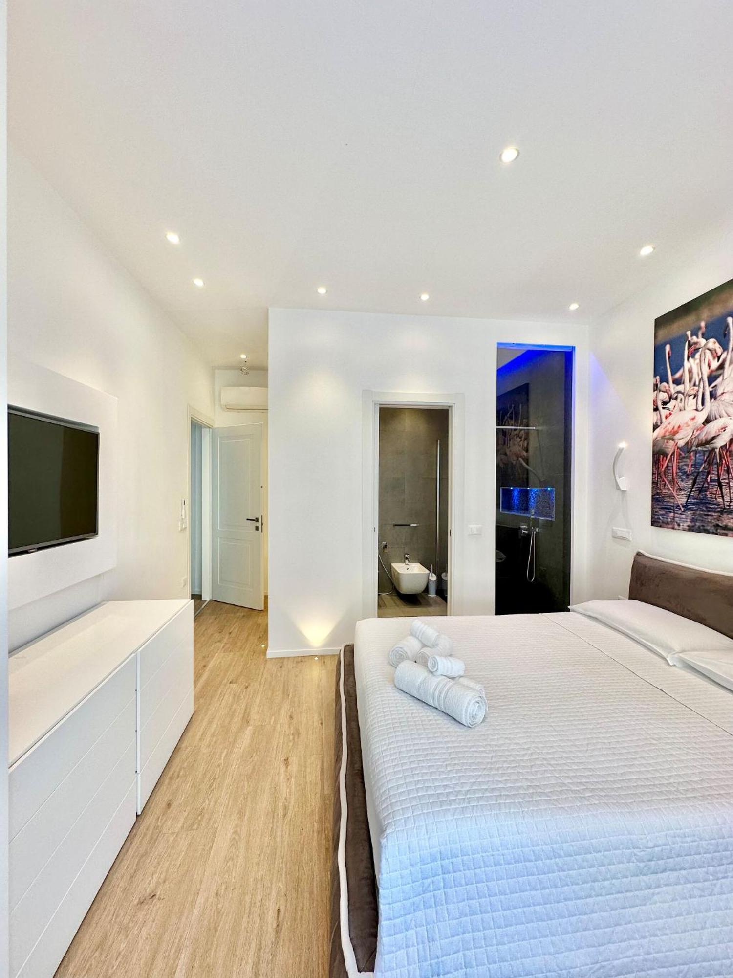Spacious House In The Heart Of Cagliari With Terrace Villa Bagian luar foto